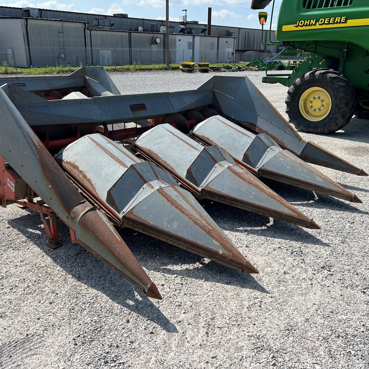 GLEANER 438