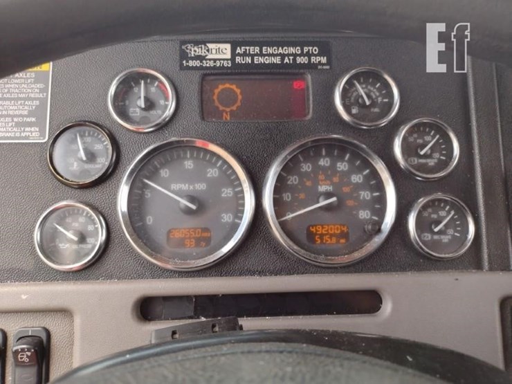 peterbilt-389-image-9