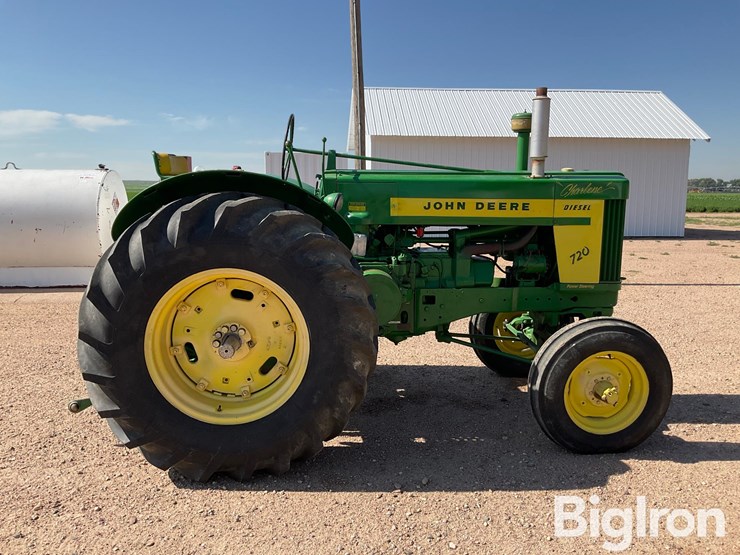 1957-john-deere-720-image-2