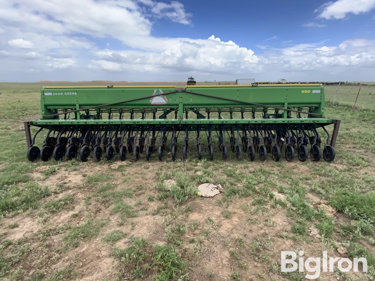 john-deere-520-image-2