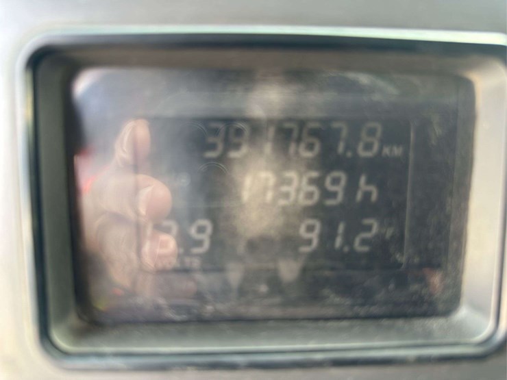 2009-mack-granite-gu813-image-20