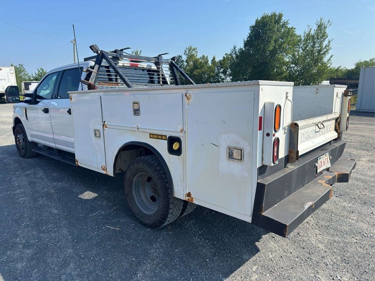2017-ford-f350-xlt-image-4