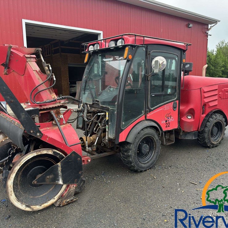 Maclean Engineering MV Sidewalk Blower with Drop Spreader and Snowblower