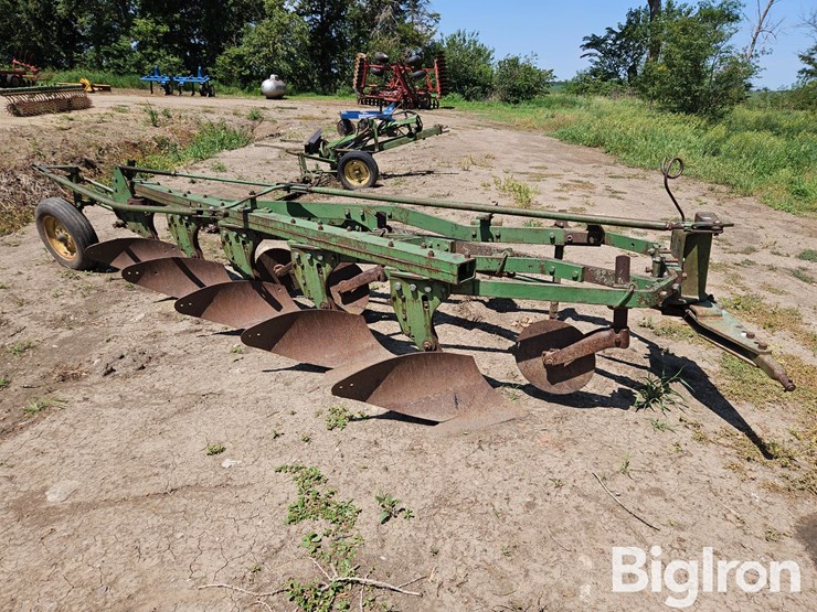 john-deere-5-image-1