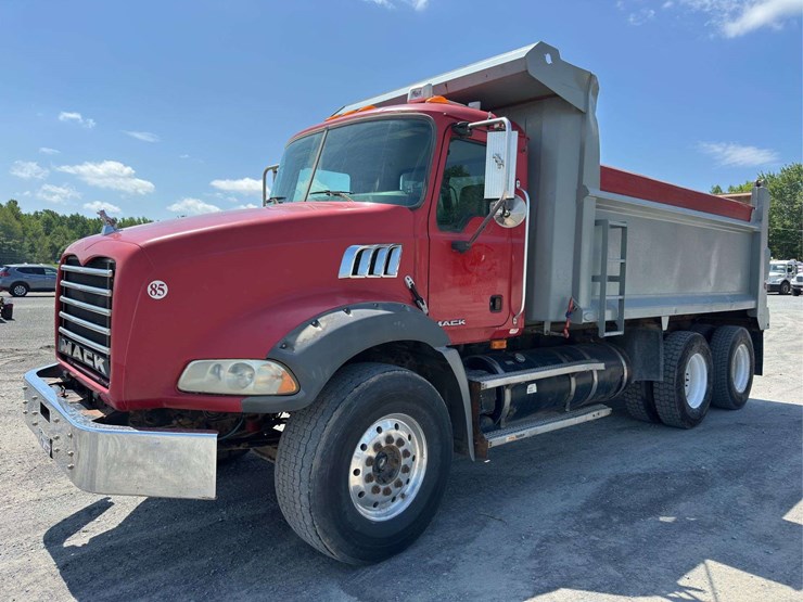 2009-mack-granite-gu813-image-1