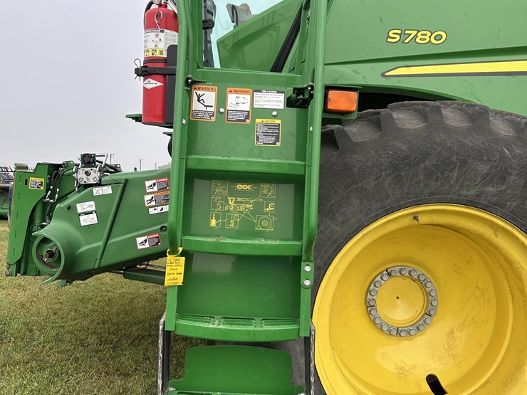 2019-john-deere-s780-image-14