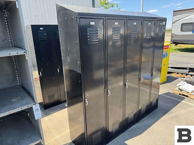 metal-ventilated-lockers-image-2