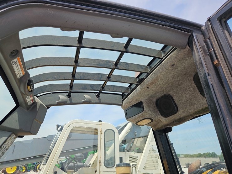 2019-caterpillar-th255c-image-5