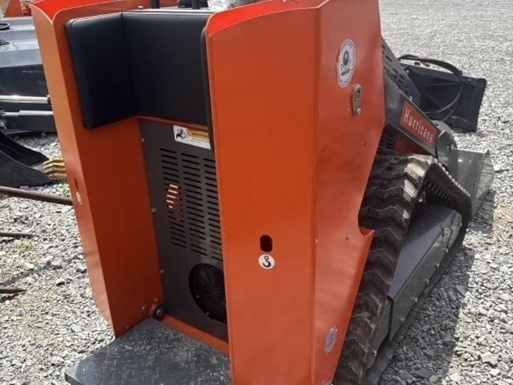 hurricane-mini-skid-steer-loader-image-3