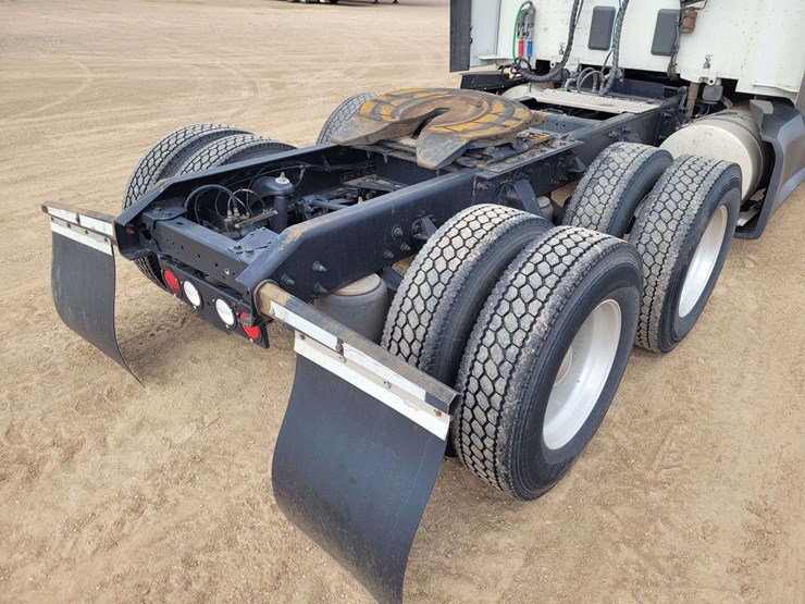 2017-kenworth-t680-image-4