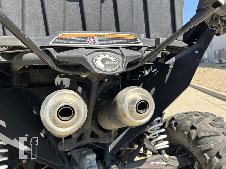 2017-can-am-maverick-x-xc-1000r-image-23