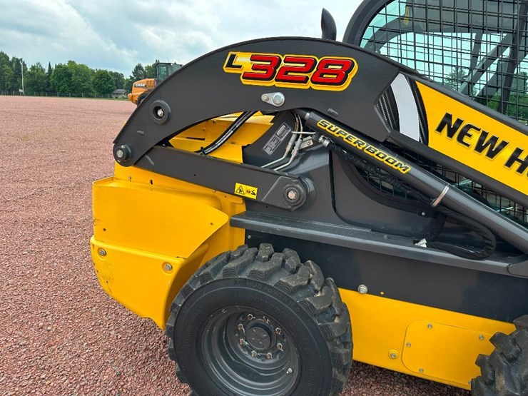 2022-new-holland-l328-image-18