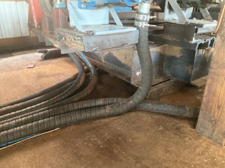 #122-•-hydraulic-lines,-pumps-and-tank-image-21
