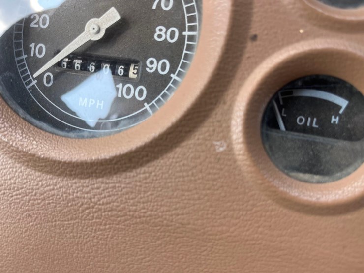 1976-ford-750-grain-truck-image-35