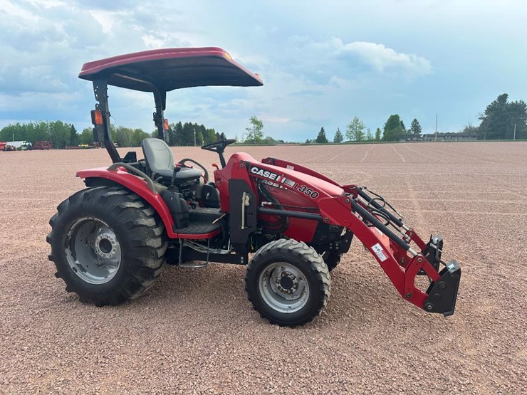 2011-case-ih-farmall-40-image-3