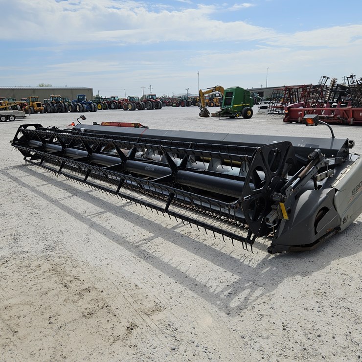 GLEANER 8200