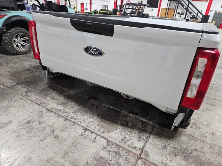 #391-•-2024-ford-8'-truck-box-image-12