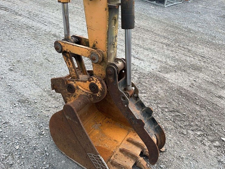 2012-case-cx36b-image-17