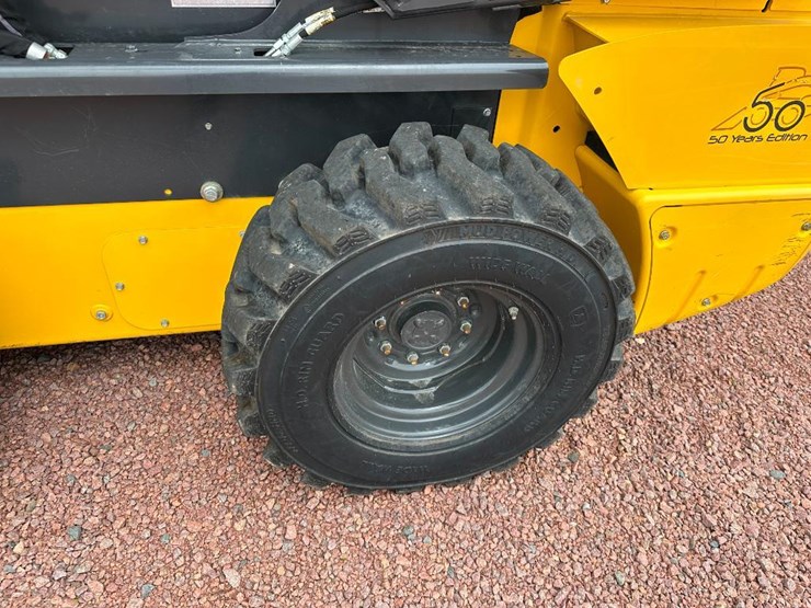 2022-new-holland-l328-image-7