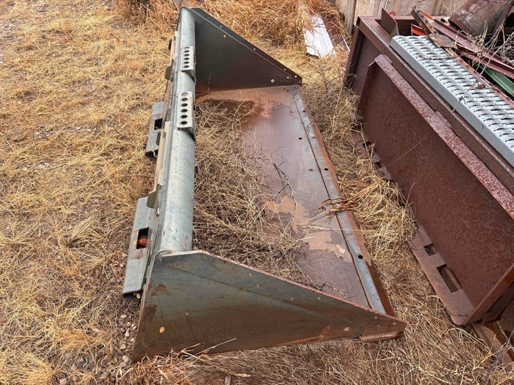bobcat-utility-bucket-image-3
