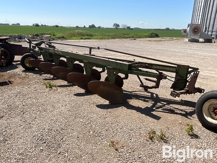 john-deere-1350-1450-image-1