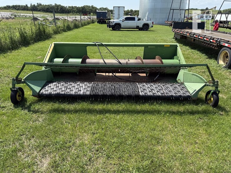john-deere-212-image-4