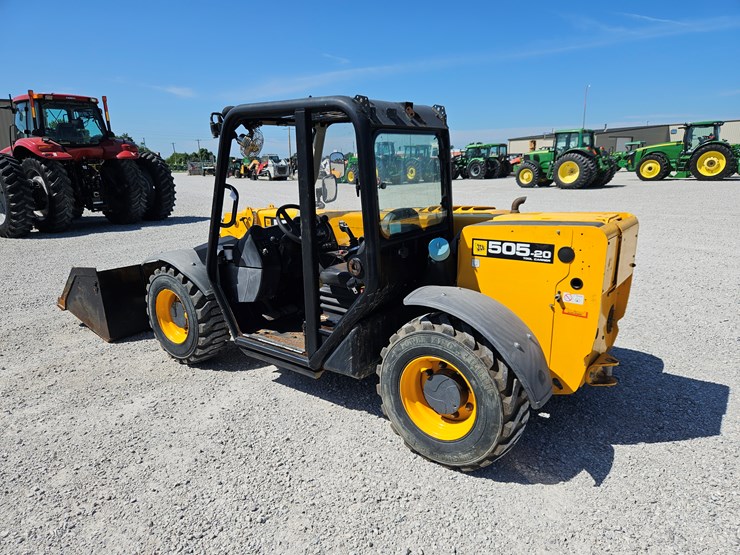 2020-jcb-505-image-14
