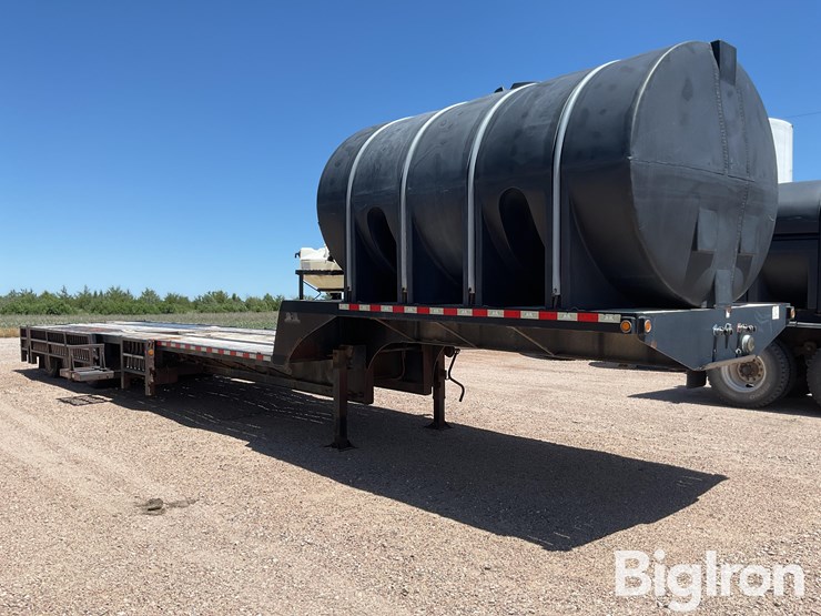 2013-b-b-tri/a-drop-deck-sprayer-trailer-image-3