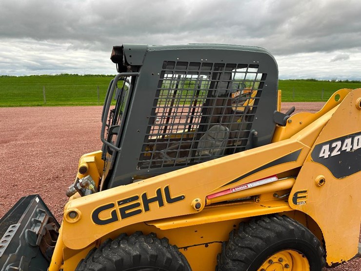gehl-4240e-image-12
