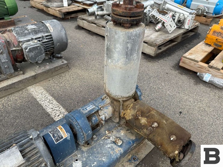 water-pump-with-motor-image-2