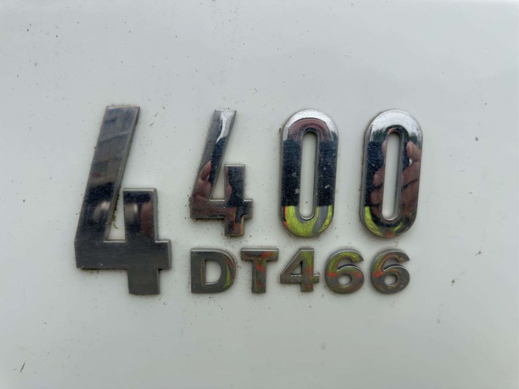 2005-international-durastar-4400-image-14
