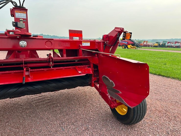 2014-new-holland-h7450-image-25