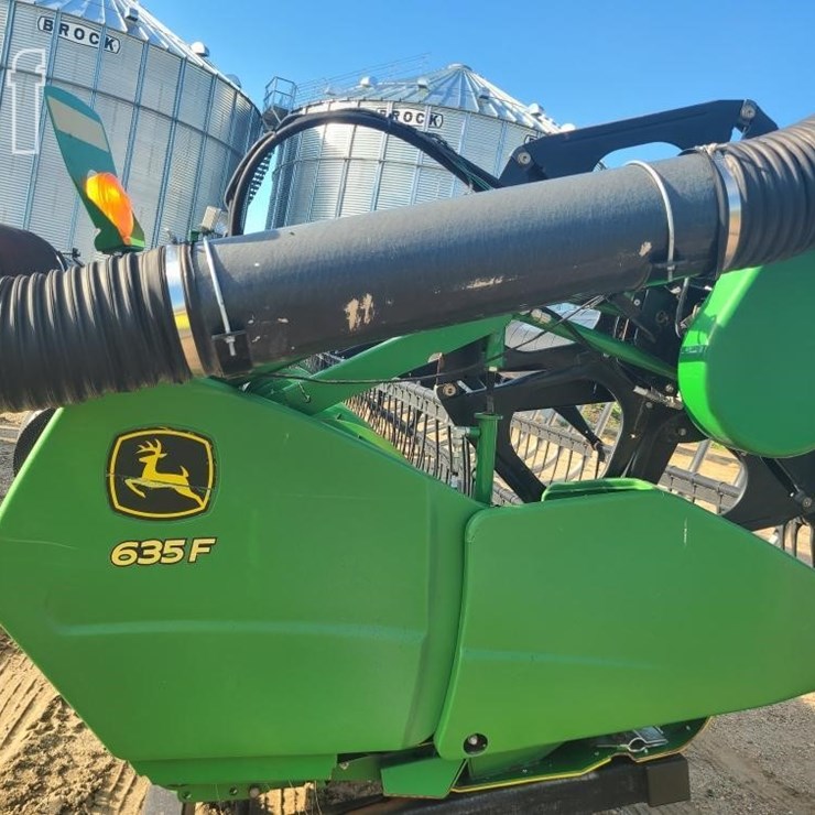 2011 JOHN DEERE 635F