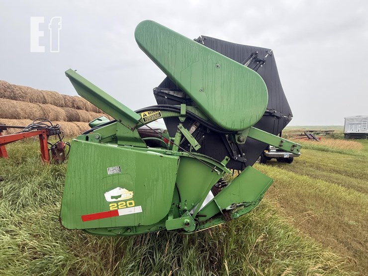 john-deere-220-image-5