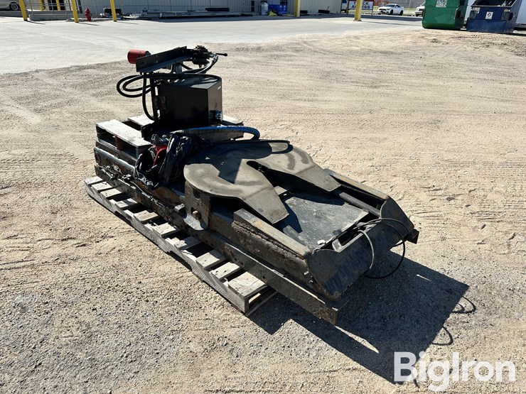holland-5th-wheel-hydraulic-lift-image-7