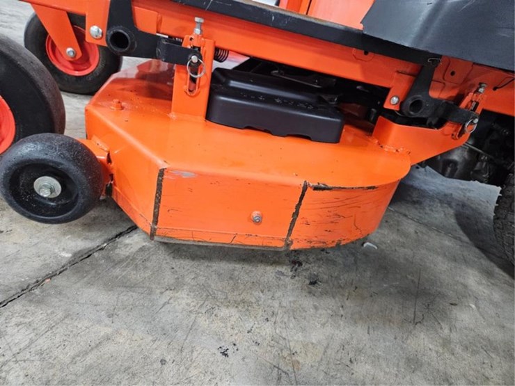 #384-•-kubota-z122rkw-zero-turn-mower-image-9