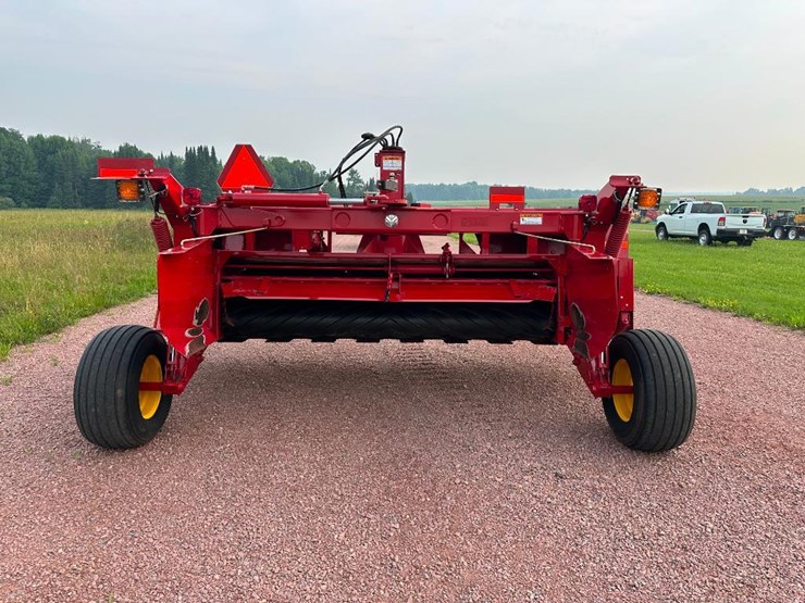 2014-new-holland-h7450-image-4