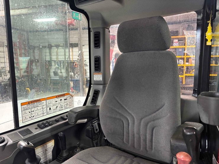 2016-bobcat-e85-image-16