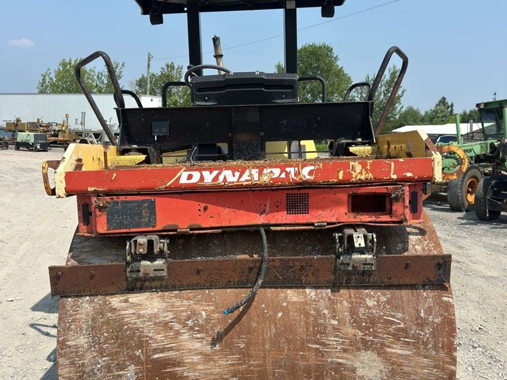 2005-dynapac-cc422-image-8