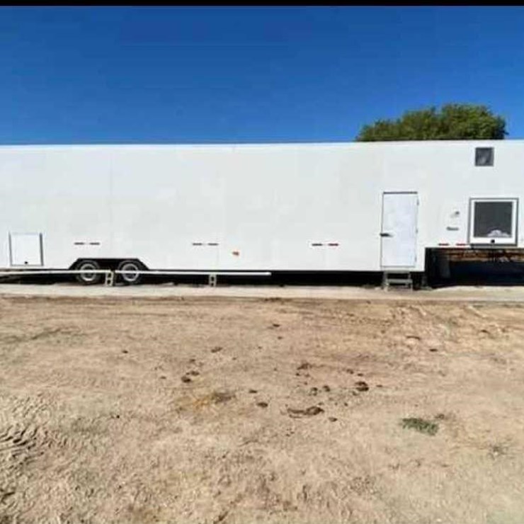 CUSTOM TRAILER