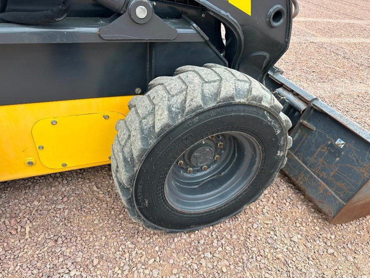 2018-new-holland-l228-image-18
