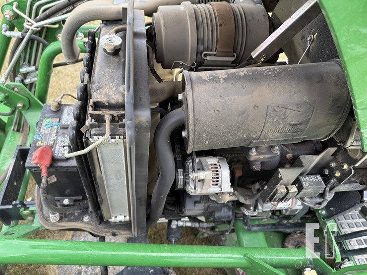 2010-john-deere-2720-image-19