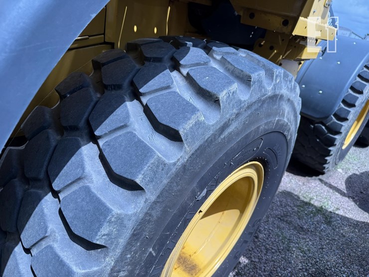 2019-deere-524kii-image-12