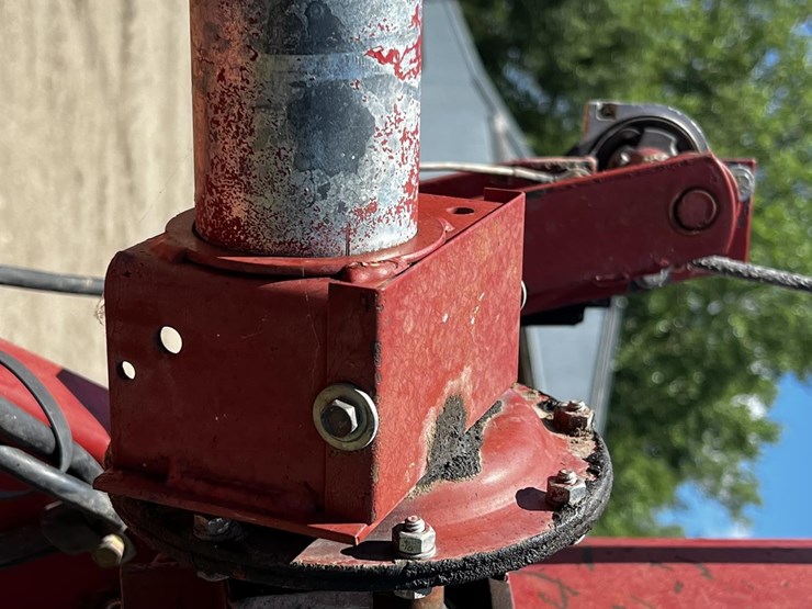 new-holland-790-image-33