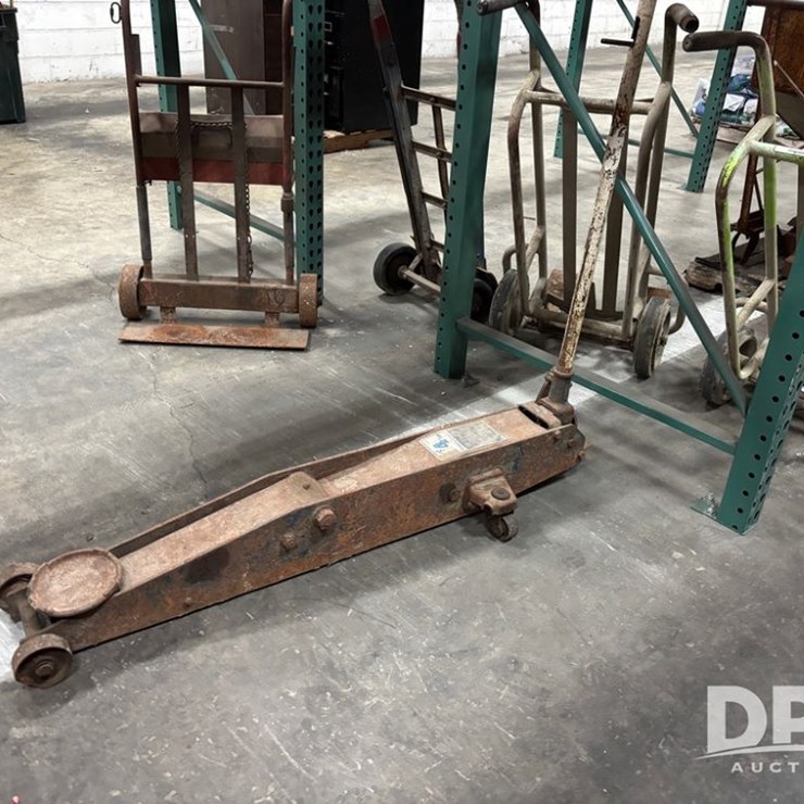 Floor Jack (DR11842)