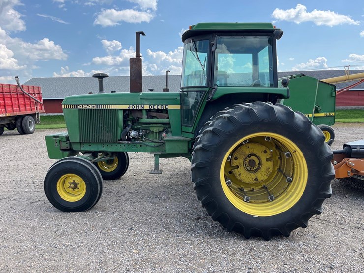 1981-john-deere-4240-image-2