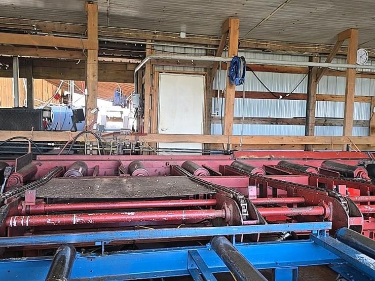 #115-•-roll-case-with-conveyor-and-side-transfer-deck-image-36
