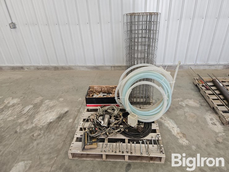 hiniker-8150-monitor,-unused-truck-starter,-&-other-misc.-items-image-1
