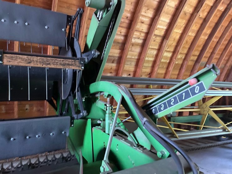 john-deere-220-image-6