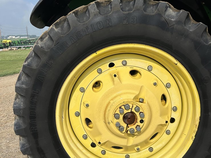 2005-john-deere-7520-image-33